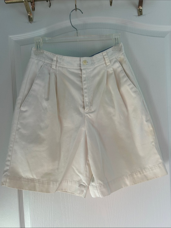 Liz Claiborne Pants - Vintage Liz Claiborne Cream High-Waist Pleated Shorts 6